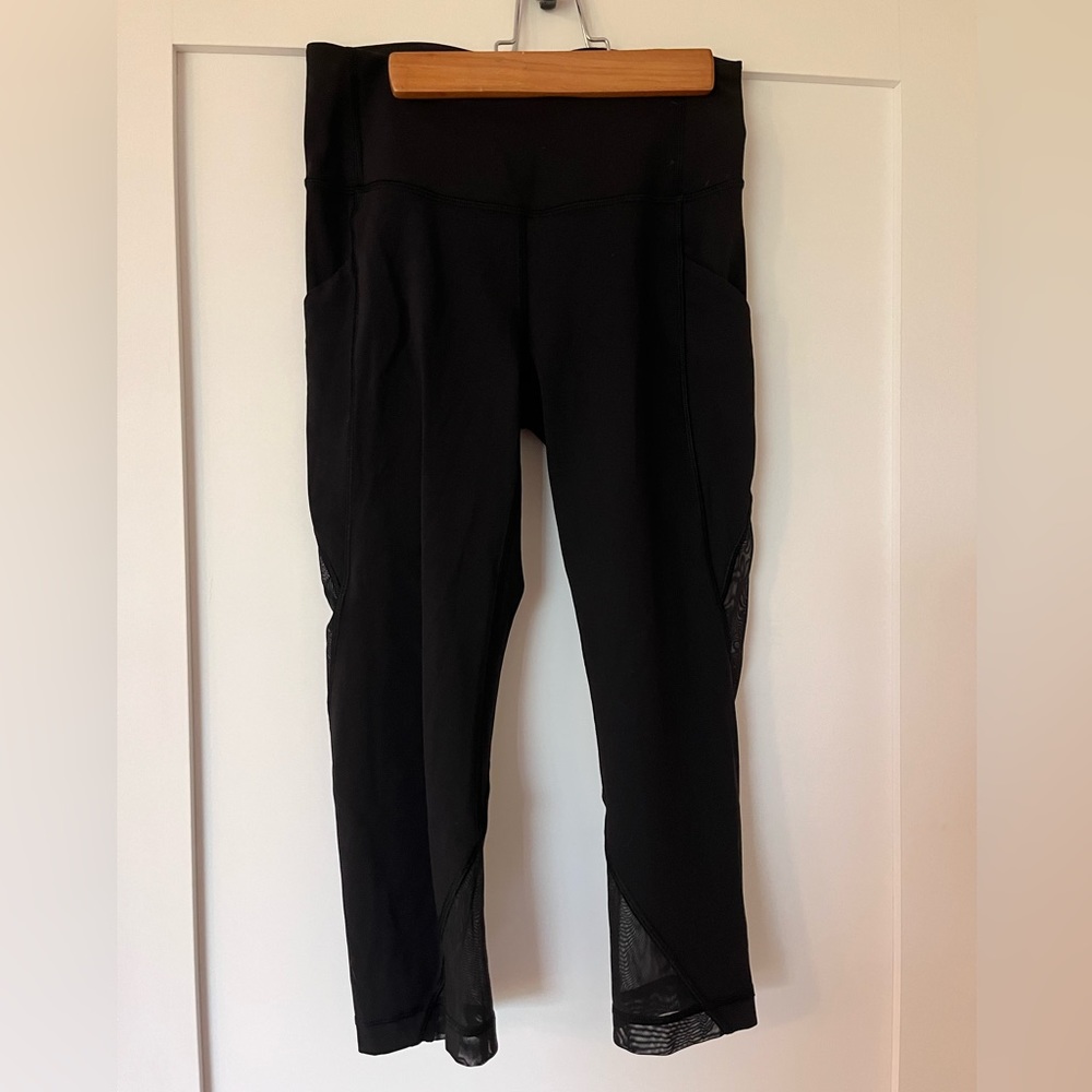 Lululemon cropped mesh cut out leggings pockets size 4
